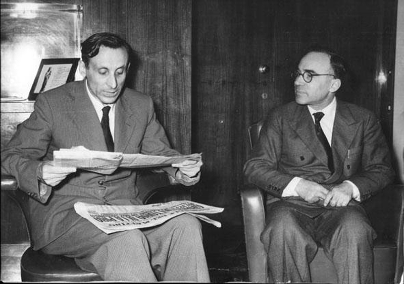 1956 05 27 con La Pira confermato sindaco di FI - nella sede del Giornale del Mattino