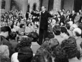 1956 04 comizio davanti alla chiesa del Baraccano - Bologna